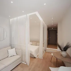 V1 Boutique Rooms, Nilie Hospitality Mgmt Apartment
